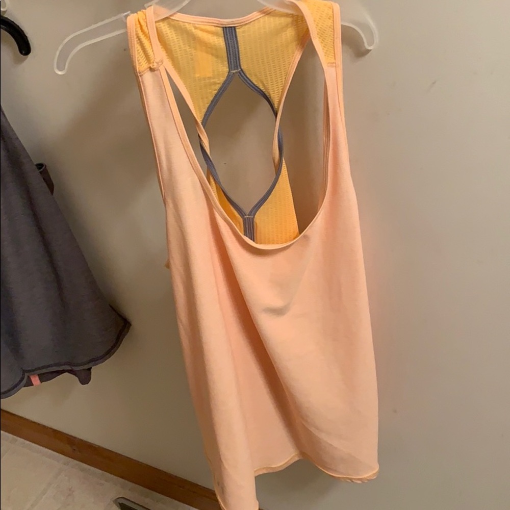 Underarmor Tank top - Picture 3 of 6